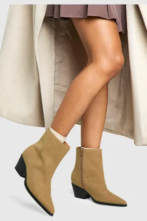 Boohoo Botas Camperas Estilo Western De Holgura Ancha Y Nobuk Con Tacón Grueso Bajo