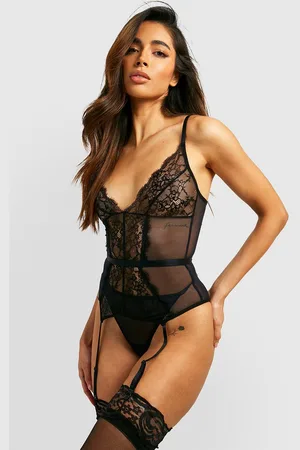 Boohoo Conjunto De San Valentín De Tanga Y Corsé Con Liguero De Encaje