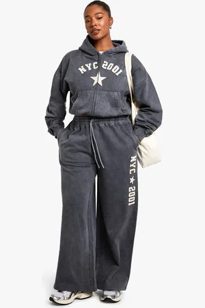 Boohoo Pantalón Deportivo Plus Recto Desteñido Con Aplique Nyc