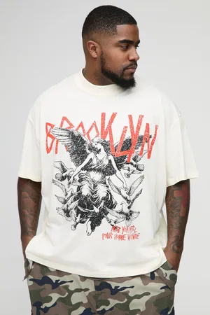 Boohoo Camiseta Plus Oversize Con Cuello Extendido Y Estampado De Brooklyn Gótica