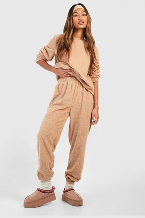 Boohoo Conjunto Hers Para Estar En Casa De Borreguito Sintético Con Pantalón Deportivo Y Top De Manga Larga