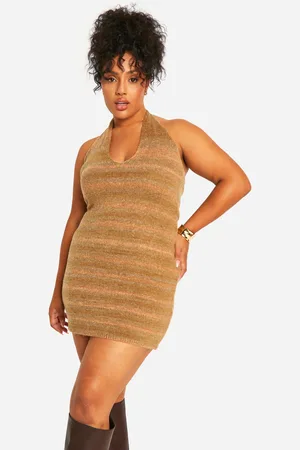 Boohoo Vestido Plus De Punto Plisado Con Hebilla