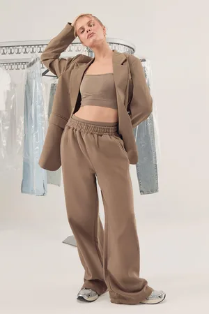 Boohoo Chándal De Pantalón Deportivo De Pernera Recta Y Cárdigan, Sudadera Y Botones