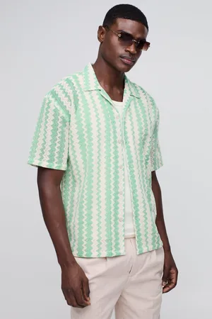 Boohoo Camisa De Manga Corta Y Abertura En Zigzag Con Solapas