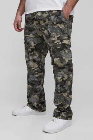 Boohoo Pantalón Plus Cargo Ajustado De Campana Y Camuflaje Con Refuerzos Y Estampado Bandana