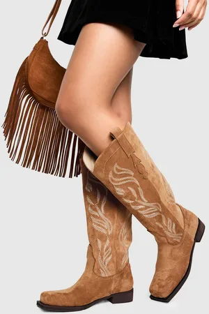 Boohoo Botas Camperas Estilo Western Planas De Ante Sintético Con Bordado