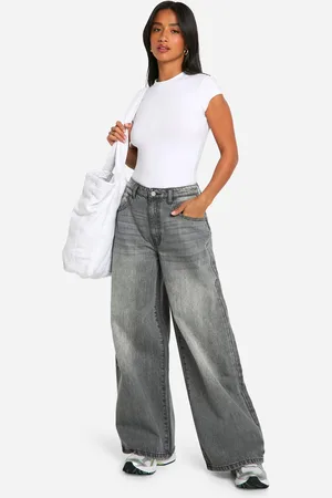 Boohoo Vaqueros Petite De Tiro Medio Y Pernera Ancha