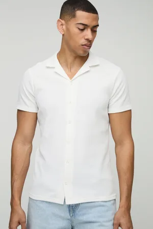 Boohoo Camisa Ajustada De Manga Corta Y Tela Gofre Con Solapas