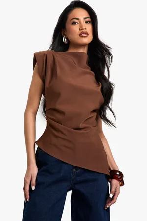 Boohoo Blusa Asimétrica Con Hombreras Recogidas