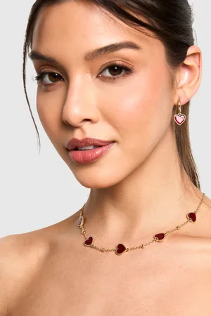 Boohoo Collar Con Corazones Rojos Y Esmalte