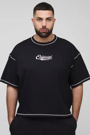 Boohoo Camiseta Plus Oversize Recta Official Con Bordado Y Costuras En Contraste