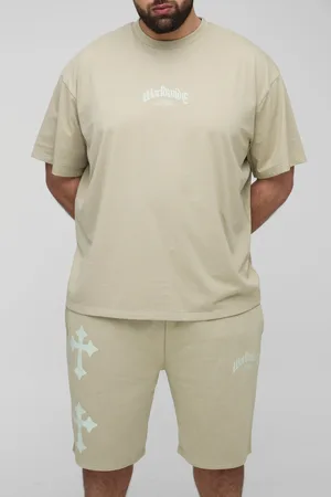 Boohoo Conjunto Plus Oversize De Pantalón Corto Y Camiseta Con Estampado Worldwide De Cruz