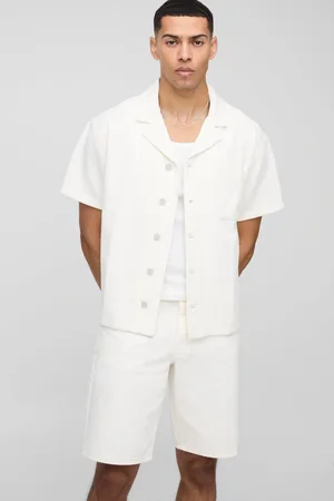 Boohoo Camisa Vaquera Recta De Manga Corta Con Solapas En Color Crudo