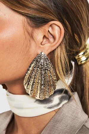 Boohoo Pendientes Llamativos De Concha