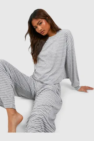 Boohoo Pijama Tall Largo De Tela Jersey Con Estampado De Rayas