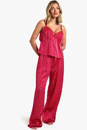 Boohoo Pijama De San Valentín De Pantalón Largo Y Camisola Con Estampado De Cerezas