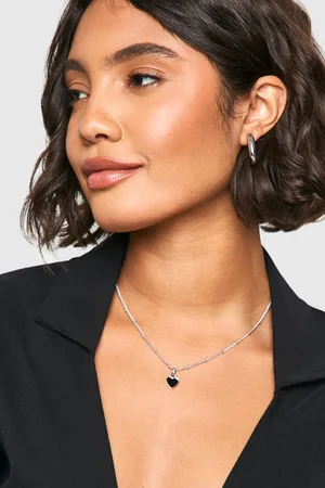 Boohoo Collar De Corazón Con Esmalte Negro