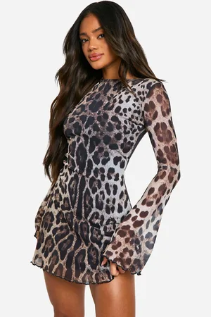 Boohoo Vestido Mini De Malla Con Mangas Acampanadas Y Estampado De Leopardo