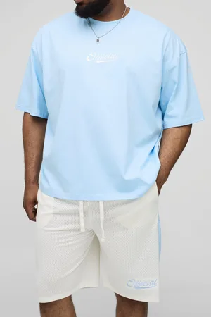 Boohoo Conjunto Plus De Pantalón Corto De Baloncesto De Airtéx Y Camiseta Oversize Recta Con Bordado Official