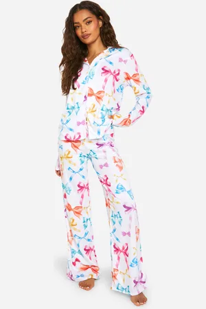 Boohoo Pijama De Pantalón Largo Y Camisa Con Estampado De Lazo