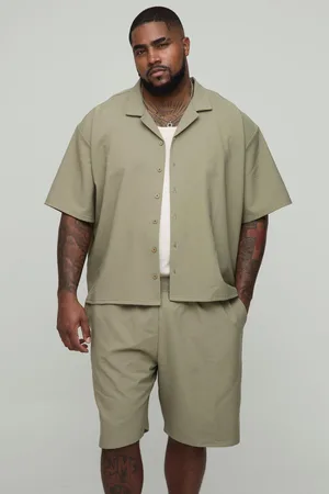 Boohoo Conjunto Plus Oversize De Pantalón Corto Cómodo Y Camisa Recta Técnica Elástica Con Solapas