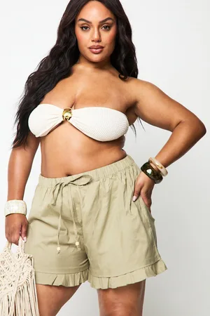 Boohoo Pantalón Corto Plus Para La Playa Con Adornos Y Cuentas