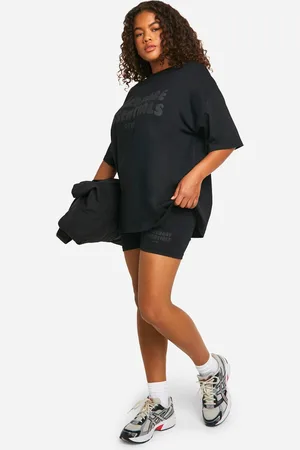 Boohoo Conjunto Plus De Pantalón Corto Y Camiseta Oversize Con Eslogan En Relieve
