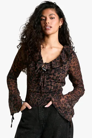 Boohoo Blusa De Chifón Con Volante Y Atadura Frontal Y Estampado De Leopardo