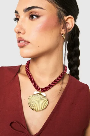 Boohoo Collar Llamativo De Conchas
