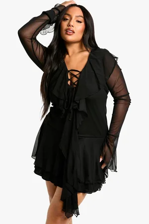 Boohoo Vestido Plus Skater De Malla Con Volante Y Tiras Cruzadas