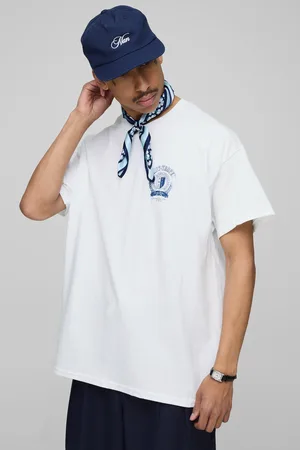 Boohoo Camiseta Oversize Blanca Con Cuello Extendido Y Estampado De Saint Tropez