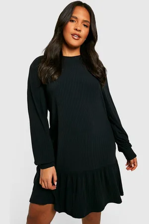 Boohoo Vestido Plus Holgado De Canalé Suave Con Volante En El Bajo