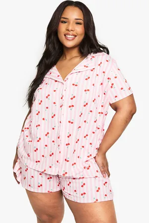 Boohoo Conjunto Plus De Pantalón Corto Y Camisa Con Estampado De Cerezas