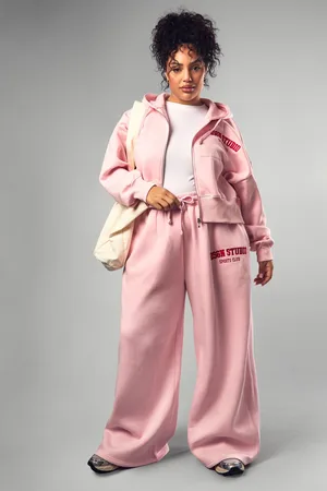 Boohoo Pantalón Deportivo Plus Recto Con Bordado Dsgn