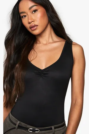 Boohoo Body Súper Suave Con Escote De Pico Y Pecho Fruncido