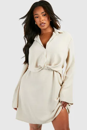 Boohoo Vestido Plus Recto Martillado Con Nudo Frontal