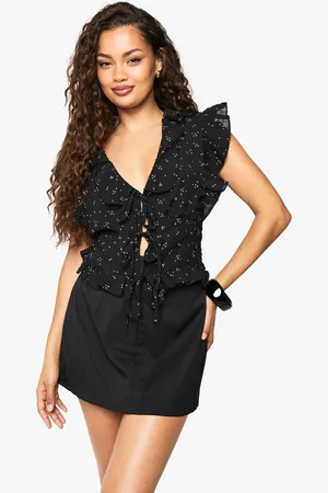 Boohoo Blusa De Flores Con Volante Y Atadura Frontal
