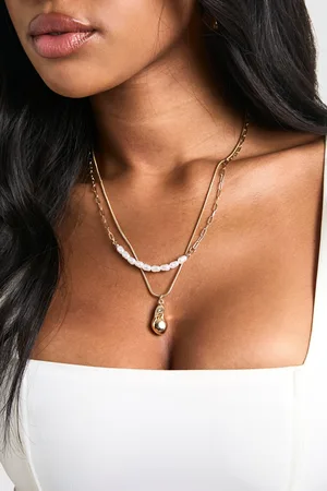 Boohoo Collar A Capas De Perlas Y Metal Martillado