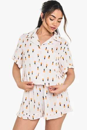 Boohoo Pijama De Pantalón Corto Y Camisa Recta De Estopilla Con Estampado De Piñas