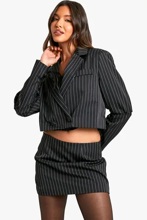 Boohoo Americana Crop De Raya Diplomática Con Tiras Cruzadas En Las Mangas