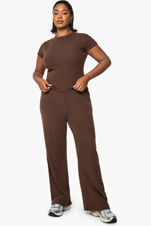 Boohoo Conjunto Plus De Pantalón De Pernera Ancha Y Camiseta De Canalé Cardado