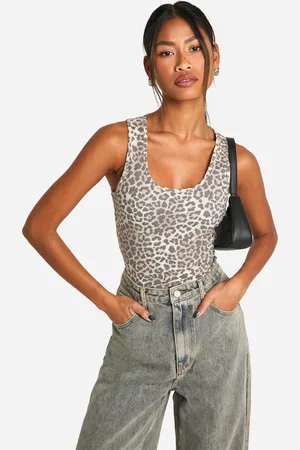 Boohoo Top Crop Básico De Algodón Con Escote En U Y Estampado Animal