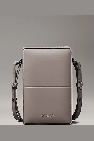 Calvin Klein Bandolera de piel