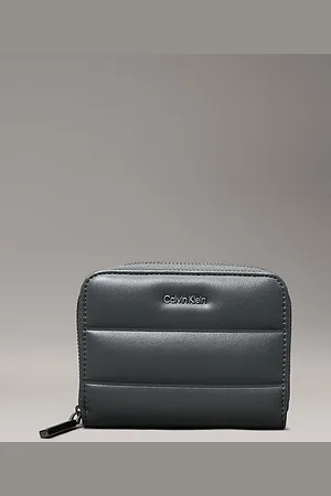 Calvin Klein Cartera acolchada con cremallera en el contorno con RFID
