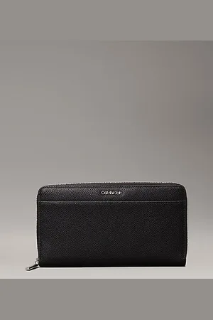 Calvin Klein Cartera grande con cremallera en el contorno