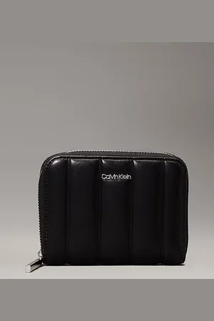 Calvin Klein Cartera acolchada con cremallera en el contorno