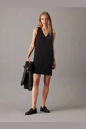 Calvin Klein Vestido recto tailored de neopreno