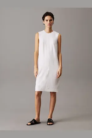 Calvin Klein Vestido recto de sarga resistente a las arrugas