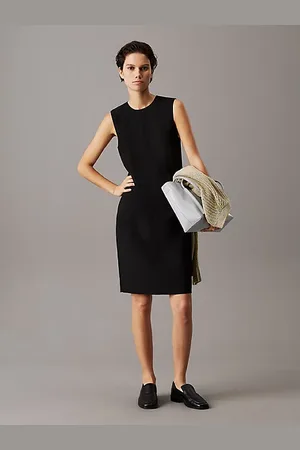 Calvin Klein Vestido recto de sarga resistente a las arrugas