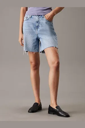 Calvin Klein Shorts estilo bermudas